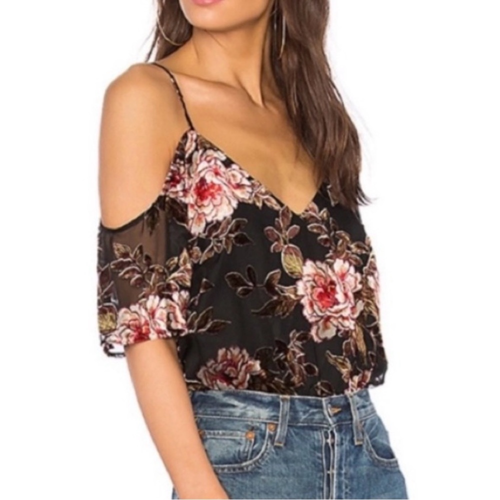 Cupcakes & Cashmere Jocelyn Off The Shoulder Top Size Large